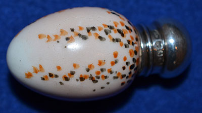 NOVELTY EGG SCENT BOTTLE WITH SILVER MOUNTS.