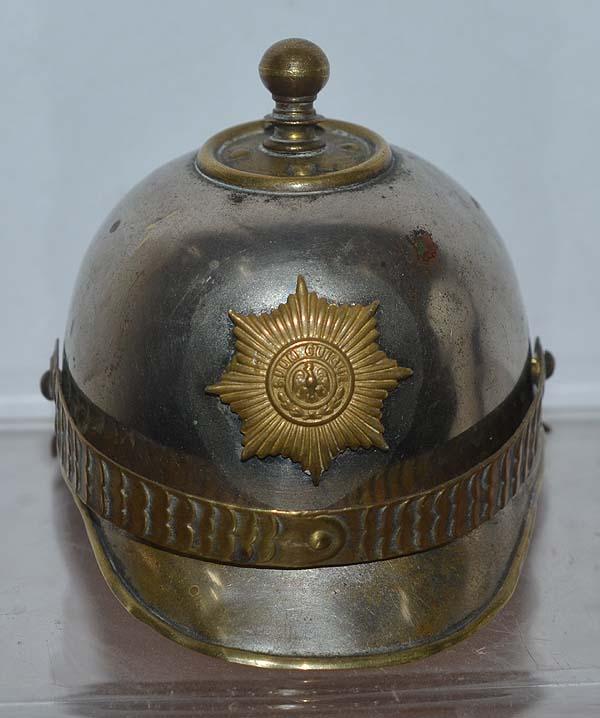 NOVELTY INKWELL DESIGNED AS A WW1 GERMAN PICKELHAUBE HELMET.