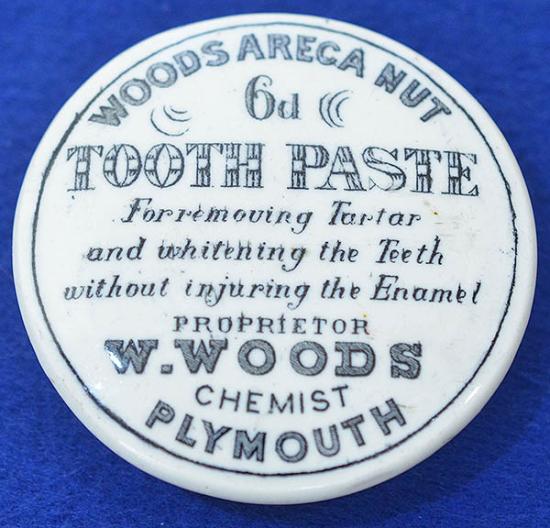 VICTORIAN TOOTH PAST POT LID, WOODS PLYMOUTH.