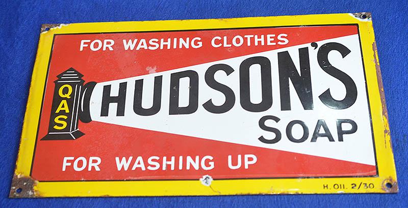 HUDSONS SOAP ENAMEL ADVERTISING SIGNE.
