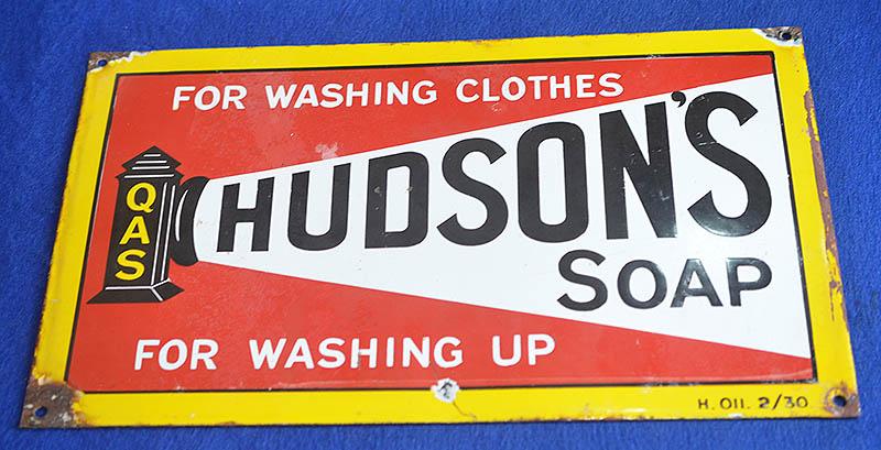 HUDSONS SOAP ENAMEL ADVERTISING SIGNE.