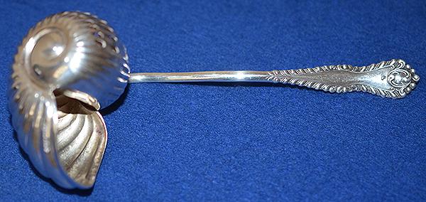 SILVER VICTORIAN NOVELTY SHELL SIFTING SPOON.